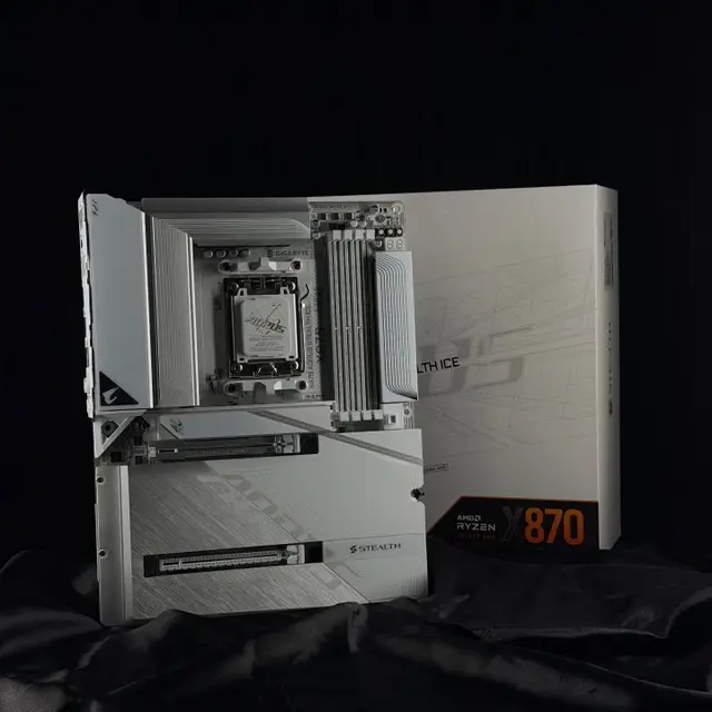 gigabyte-x870-aorus-stealth-ice-ddr5-1