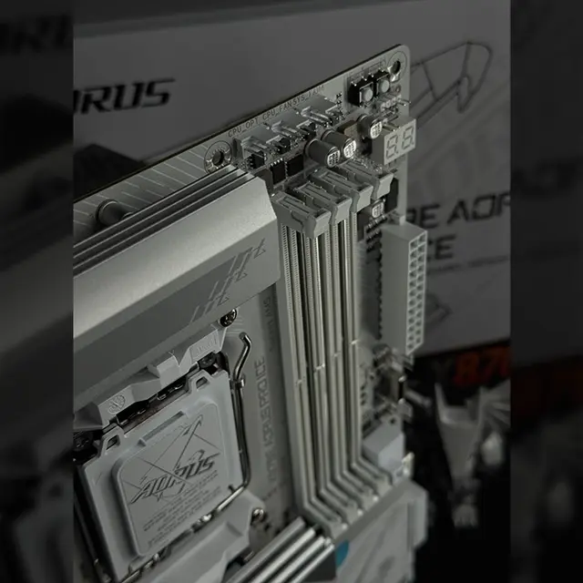 gigabyte-x870e-aorus-pro-ice-2-3